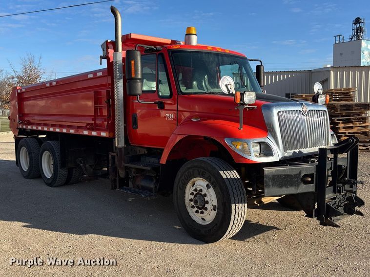 image for item EA4680 2007 International 7500 dump truck
