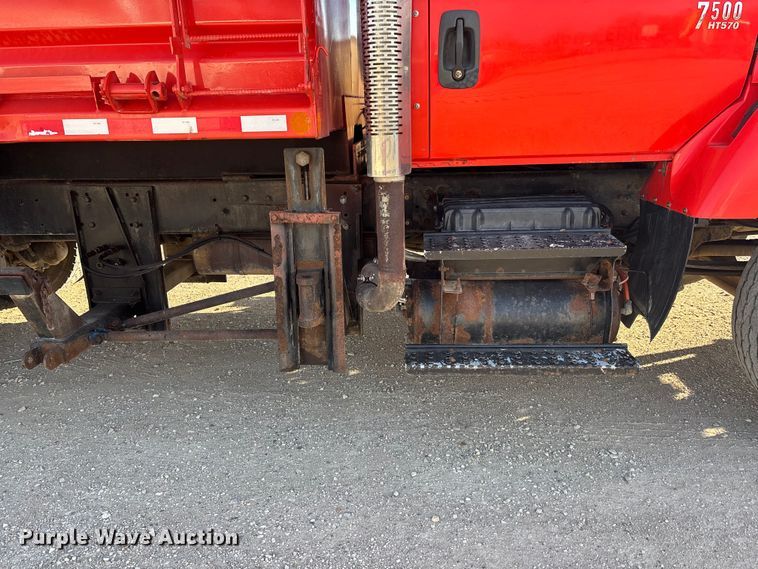 image for item EA4680 2007 International 7500 dump truck