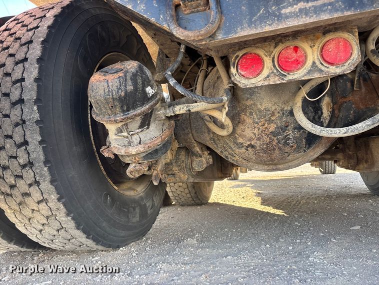 image for item EA4680 2007 International 7500 dump truck