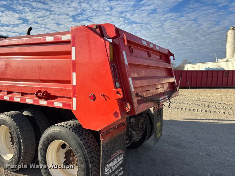 image for item EA4680 2007 International 7500 dump truck