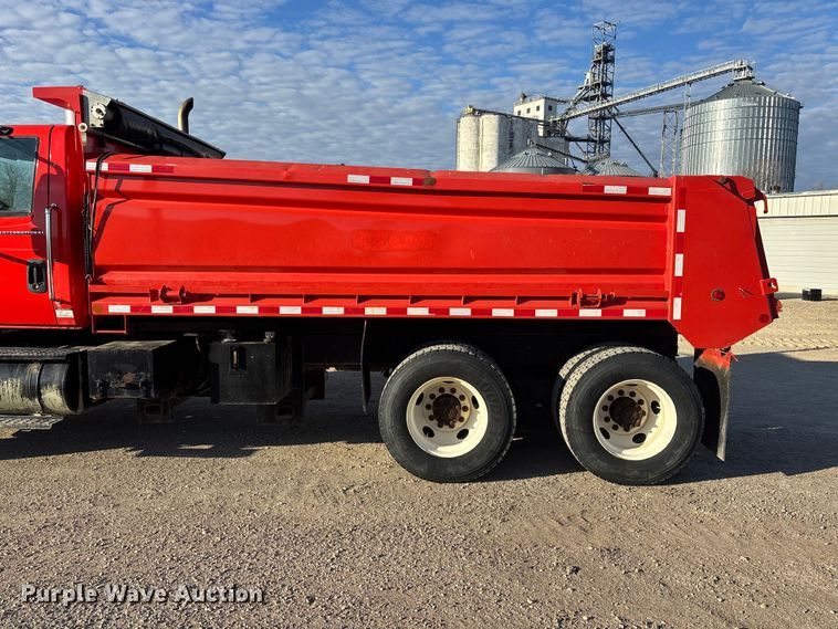 image for item EA4680 2007 International 7500 dump truck