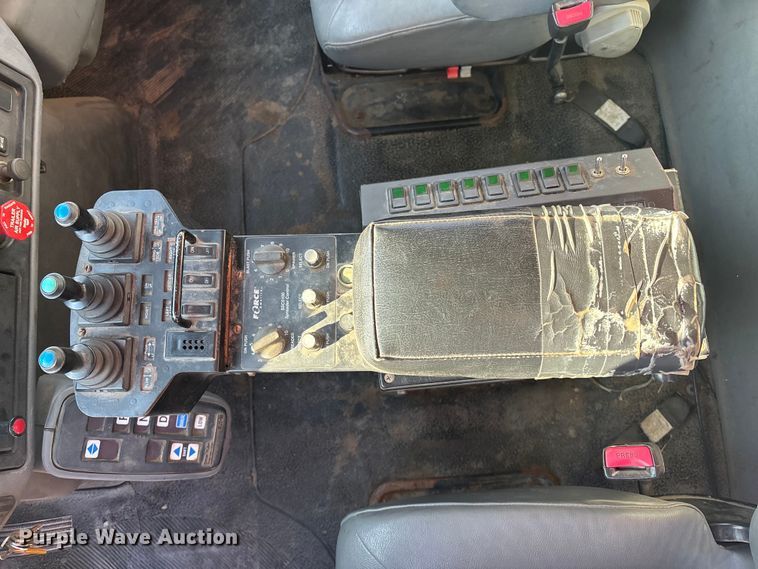 image for item EA4680 2007 International 7500 dump truck