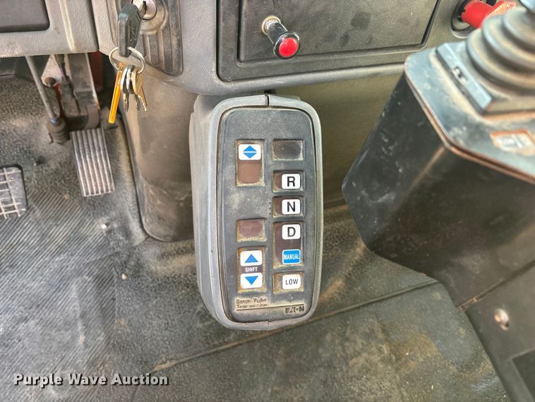 image for item EA4680 2007 International 7500 dump truck