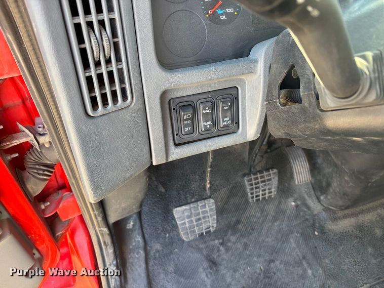 image for item EA4680 2007 International 7500 dump truck