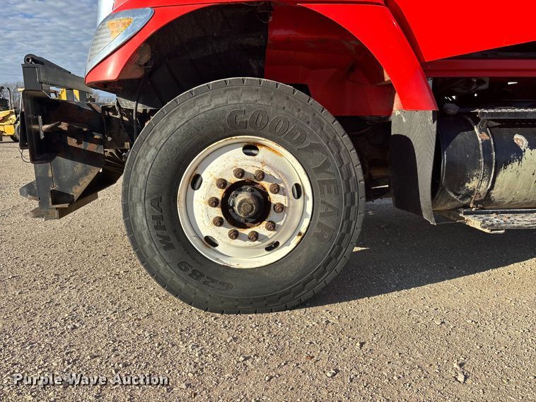 image for item EA4680 2007 International 7500 dump truck