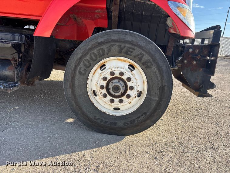 image for item EA4680 2007 International 7500 dump truck