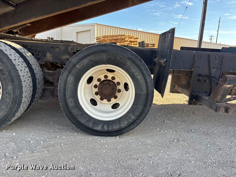 image for item EA4680 2007 International 7500 dump truck