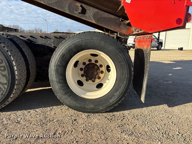 image for item EA4680 2007 International 7500 dump truck