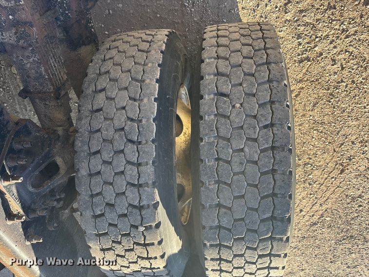 image for item EA4680 2007 International 7500 dump truck