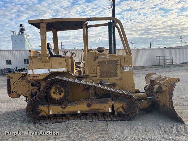 image for item EA4681 1996 Caterpillar D4H XL dozer