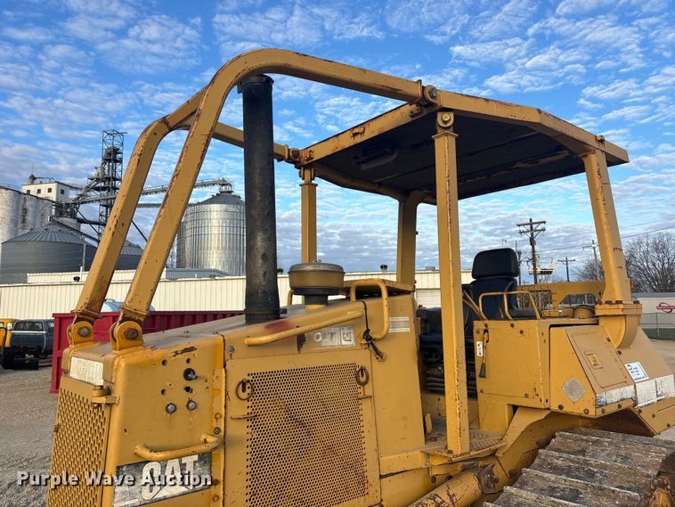 image for item EA4681 1996 Caterpillar D4H XL dozer