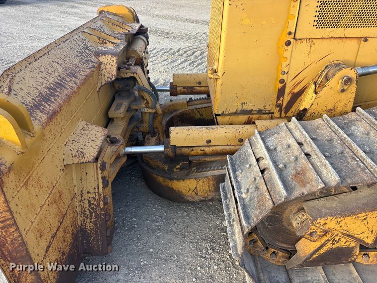 image for item EA4681 1996 Caterpillar D4H XL dozer