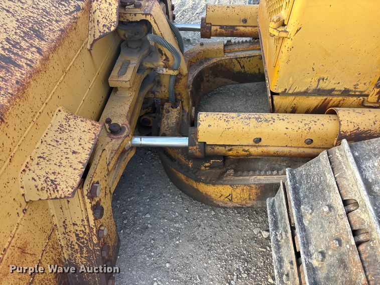 image for item EA4681 1996 Caterpillar D4H XL dozer
