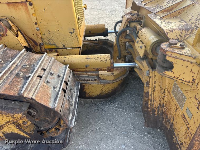 image for item EA4681 1996 Caterpillar D4H XL dozer