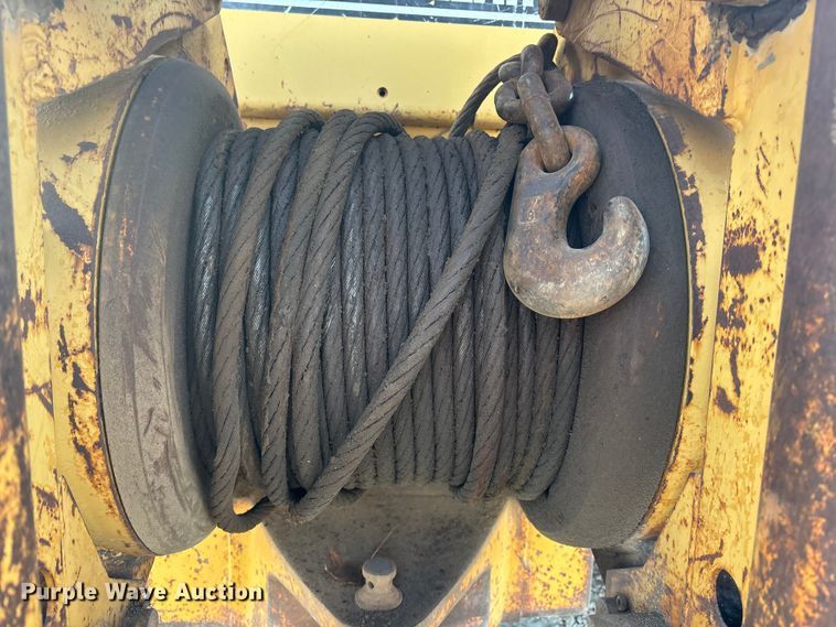 image for item EA4681 1996 Caterpillar D4H XL dozer