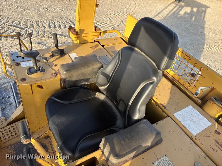 image for item EA4681 1996 Caterpillar D4H XL dozer