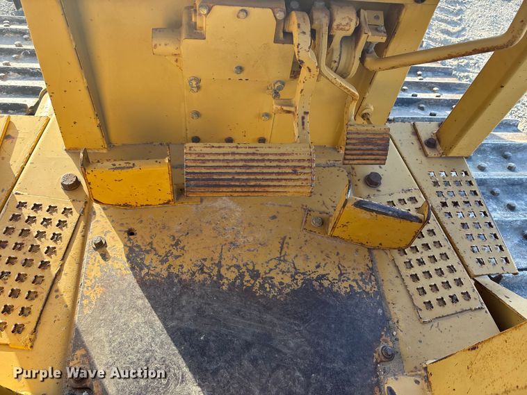 image for item EA4681 1996 Caterpillar D4H XL dozer