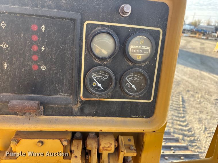 image for item EA4681 1996 Caterpillar D4H XL dozer