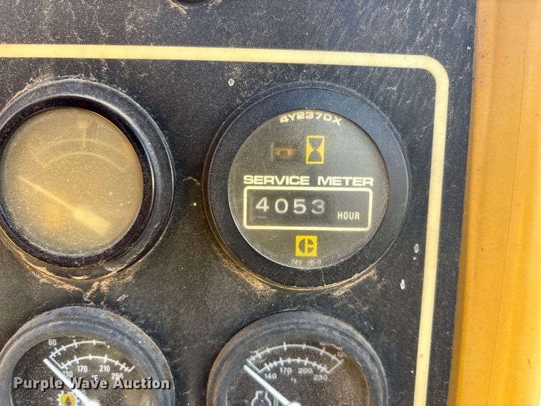 image for item EA4681 1996 Caterpillar D4H XL dozer