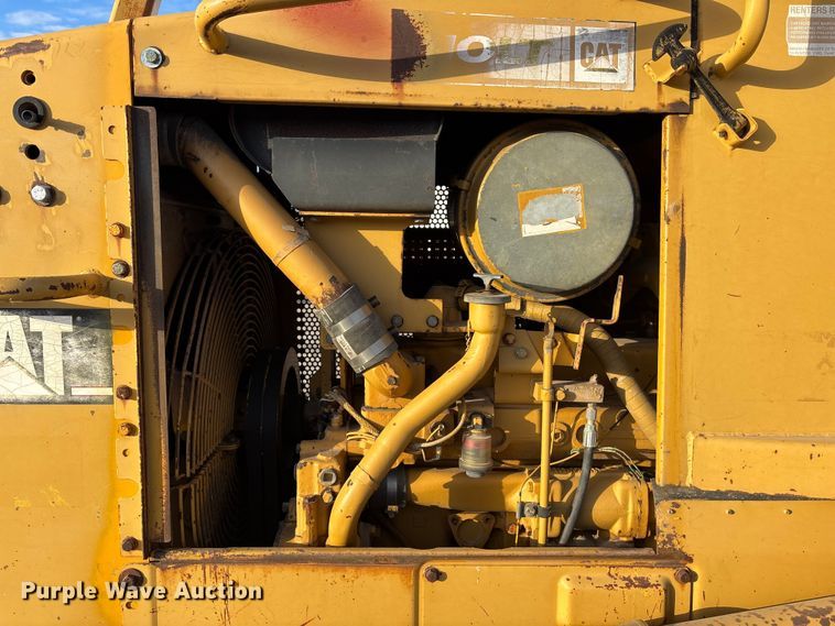 image for item EA4681 1996 Caterpillar D4H XL dozer
