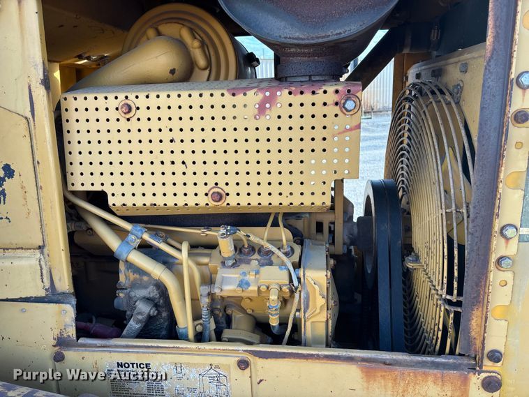 image for item EA4681 1996 Caterpillar D4H XL dozer