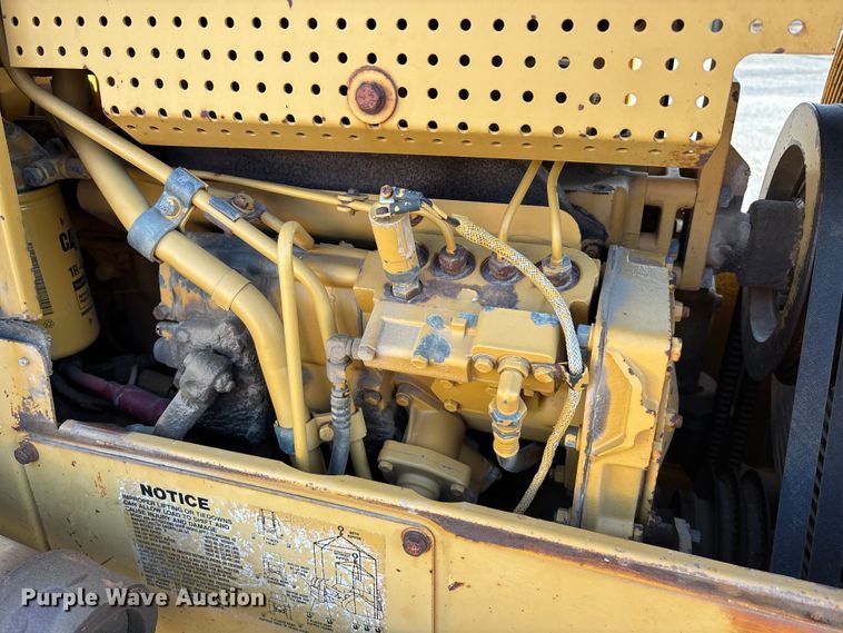 image for item EA4681 1996 Caterpillar D4H XL dozer