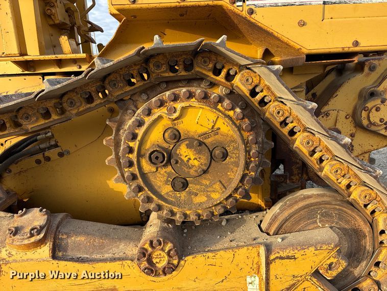 image for item EA4681 1996 Caterpillar D4H XL dozer