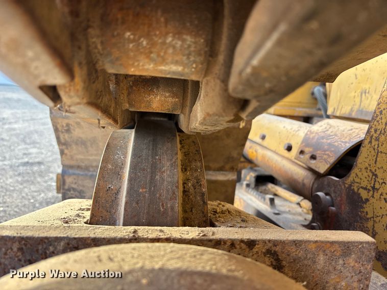 image for item EA4681 1996 Caterpillar D4H XL dozer