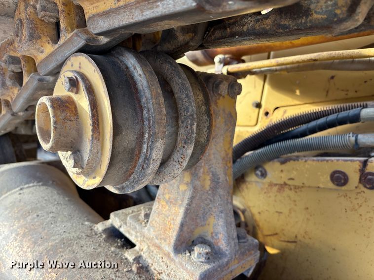 image for item EA4681 1996 Caterpillar D4H XL dozer