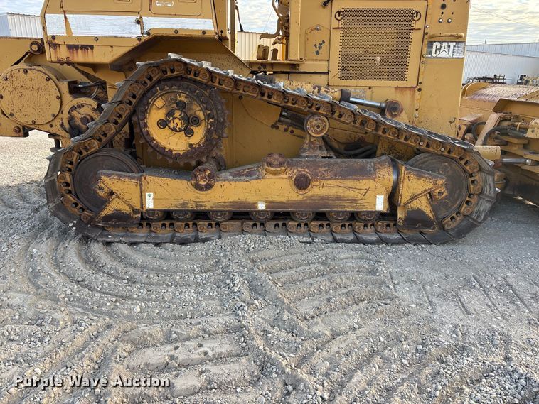 image for item EA4681 1996 Caterpillar D4H XL dozer