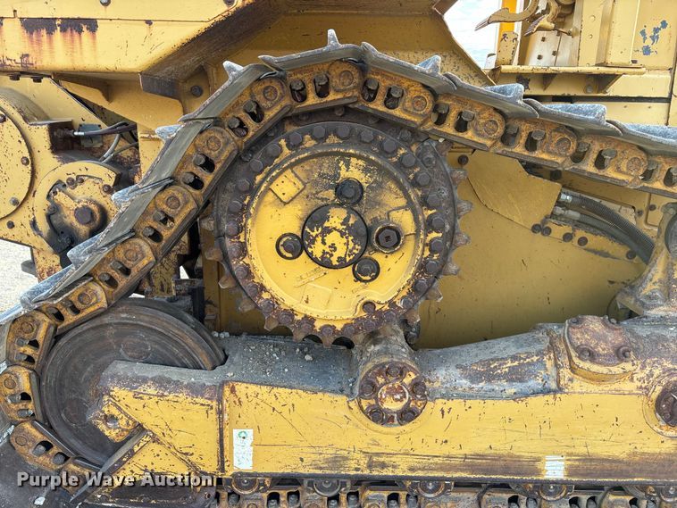image for item EA4681 1996 Caterpillar D4H XL dozer