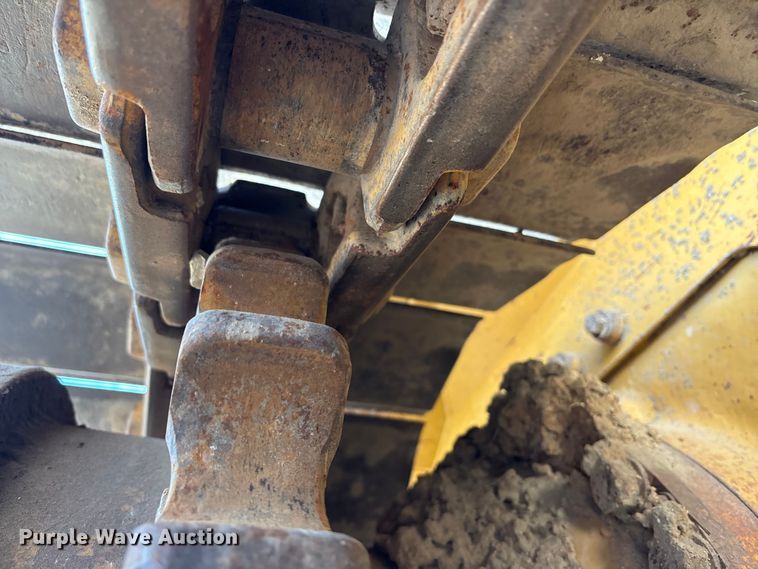 image for item EA4681 1996 Caterpillar D4H XL dozer