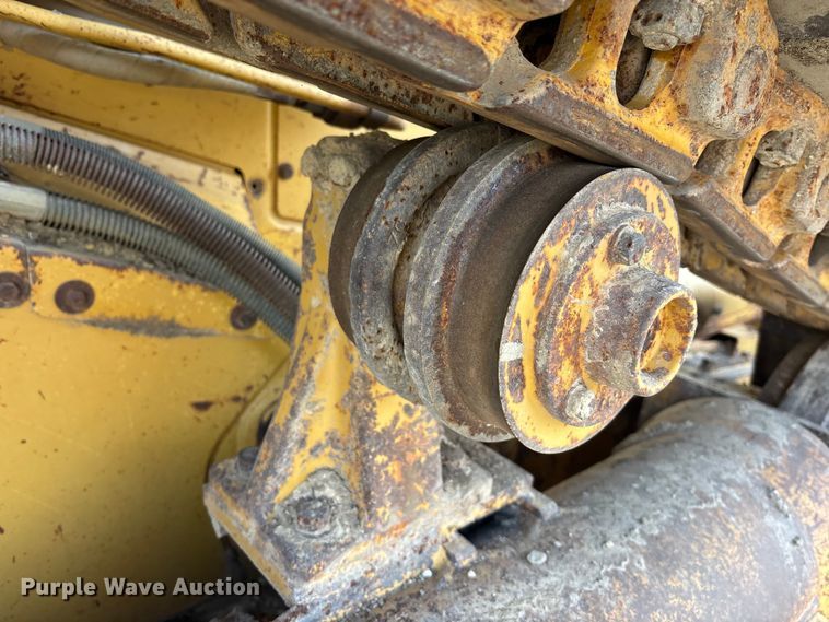 image for item EA4681 1996 Caterpillar D4H XL dozer