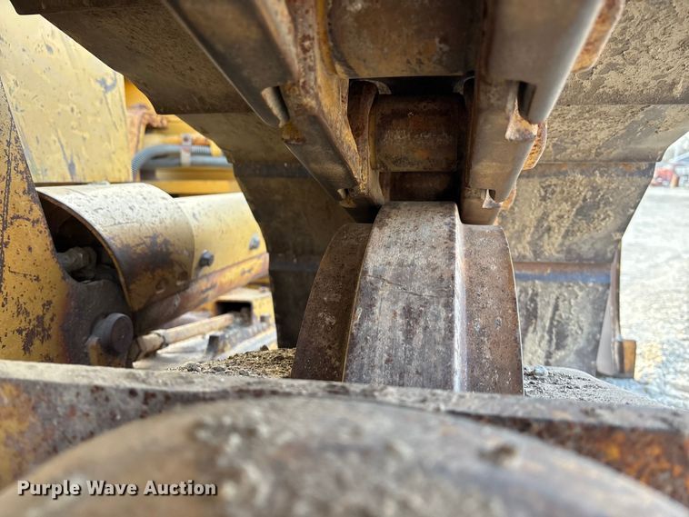 image for item EA4681 1996 Caterpillar D4H XL dozer