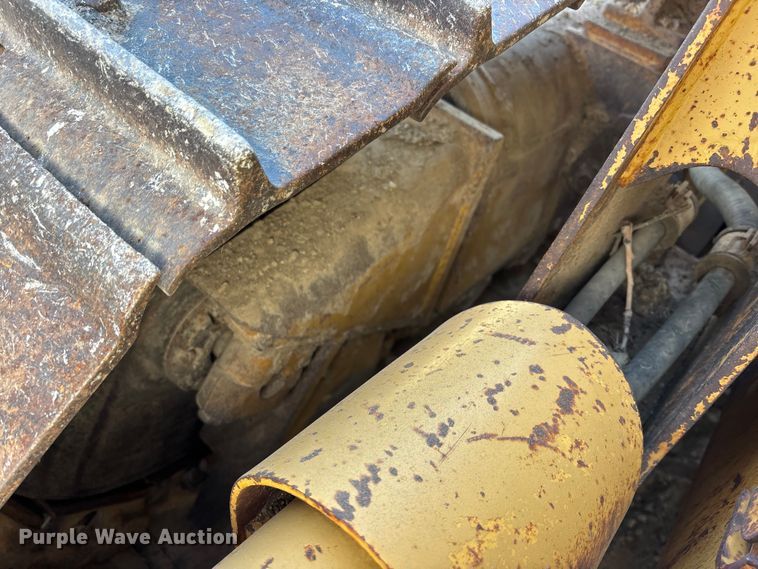 image for item EA4681 1996 Caterpillar D4H XL dozer