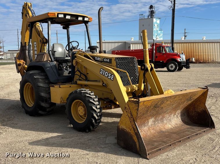 image for item EA4685 1999 John Deere 310SE backhoe