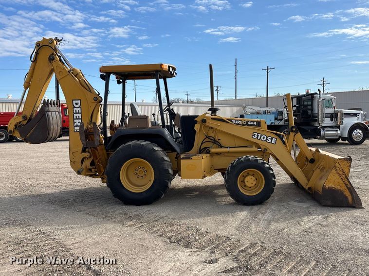 image for item EA4685 1999 John Deere 310SE backhoe