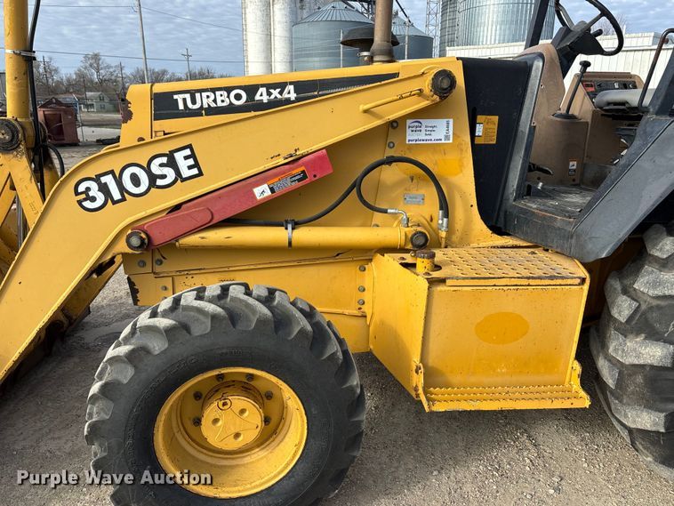 image for item EA4685 1999 John Deere 310SE backhoe