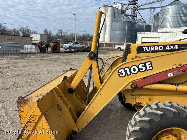 image for item EA4685 1999 John Deere 310SE backhoe