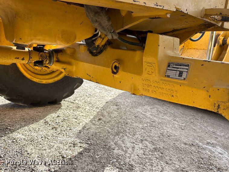 image for item EA4685 1999 John Deere 310SE backhoe