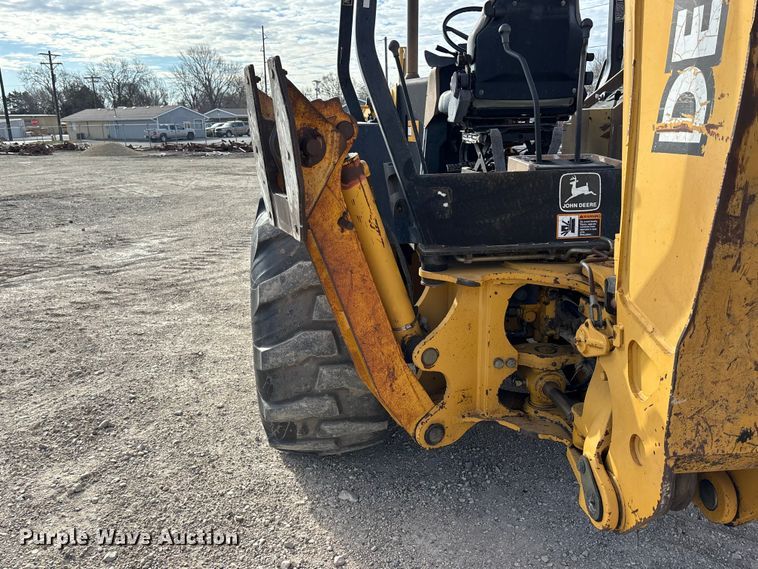 image for item EA4685 1999 John Deere 310SE backhoe