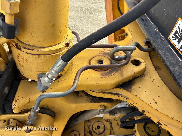 image for item EA4685 1999 John Deere 310SE backhoe