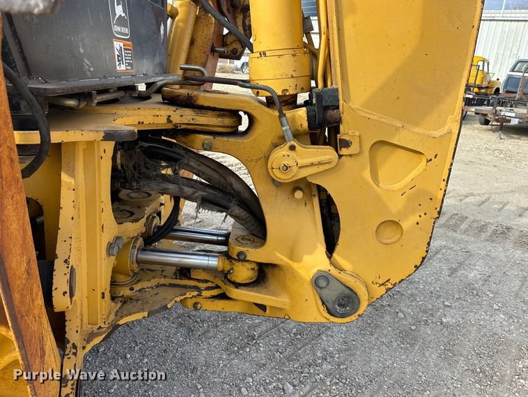 image for item EA4685 1999 John Deere 310SE backhoe