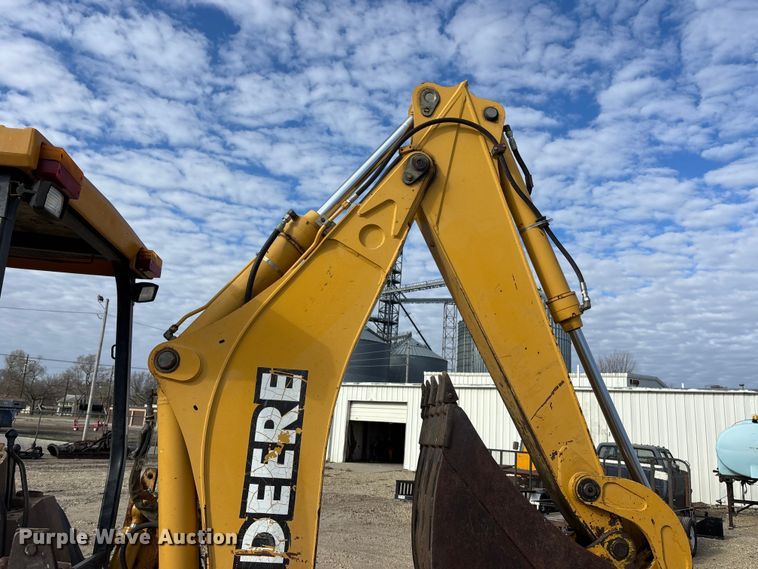 image for item EA4685 1999 John Deere 310SE backhoe