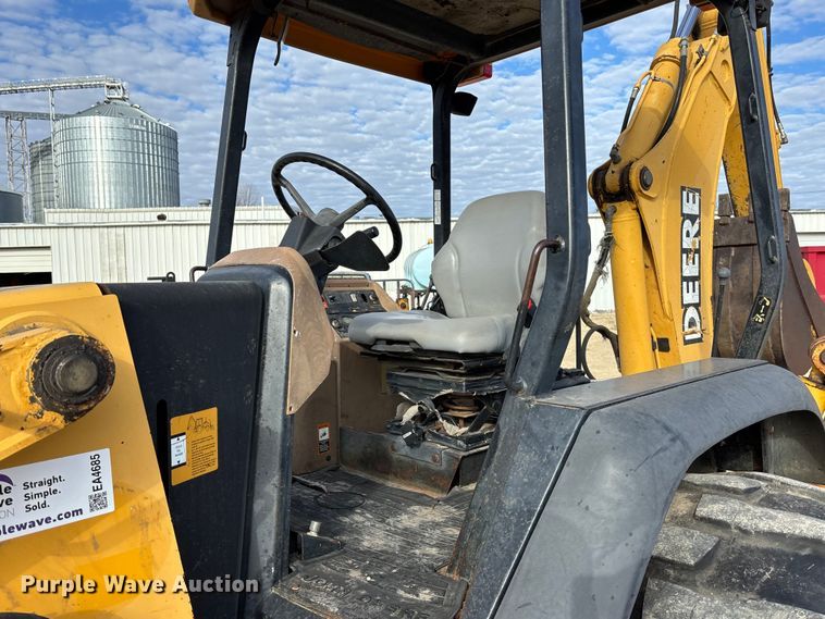 image for item EA4685 1999 John Deere 310SE backhoe