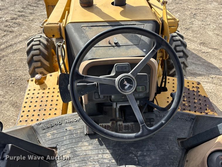 image for item EA4685 1999 John Deere 310SE backhoe