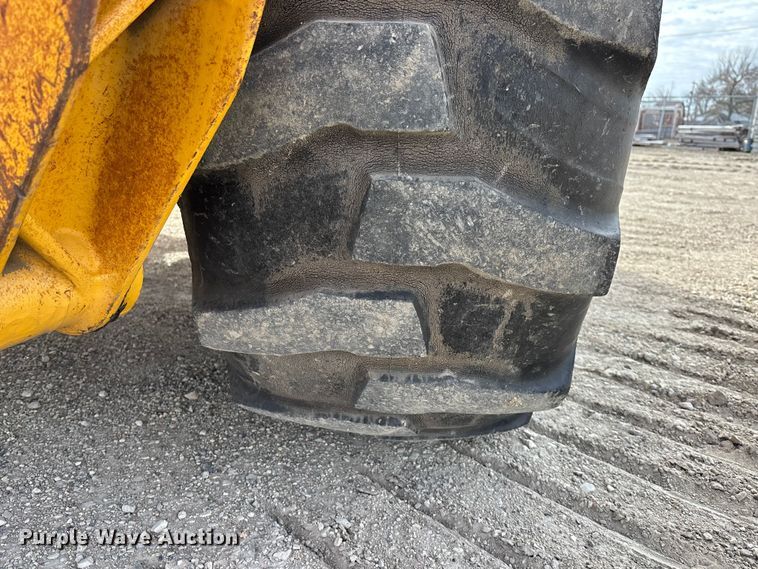 image for item EA4685 1999 John Deere 310SE backhoe