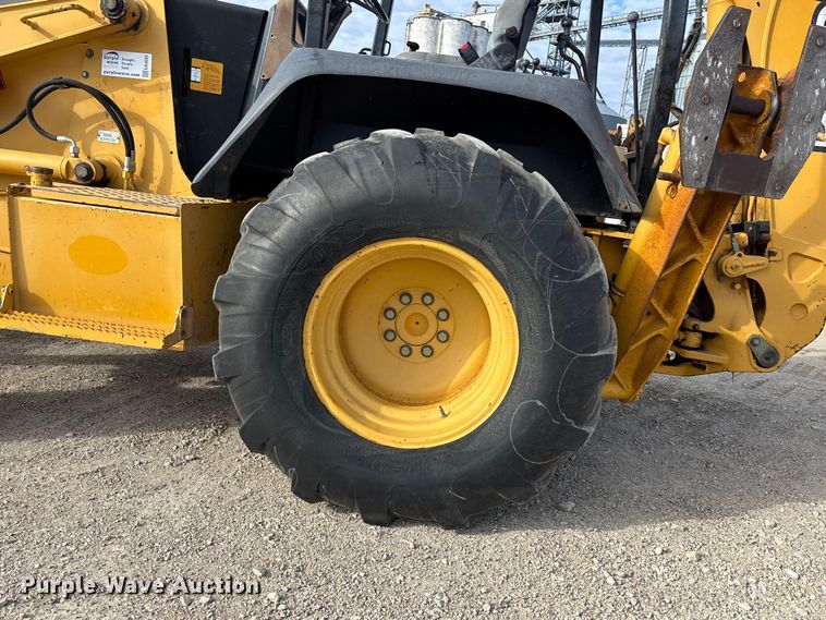 image for item EA4685 1999 John Deere 310SE backhoe