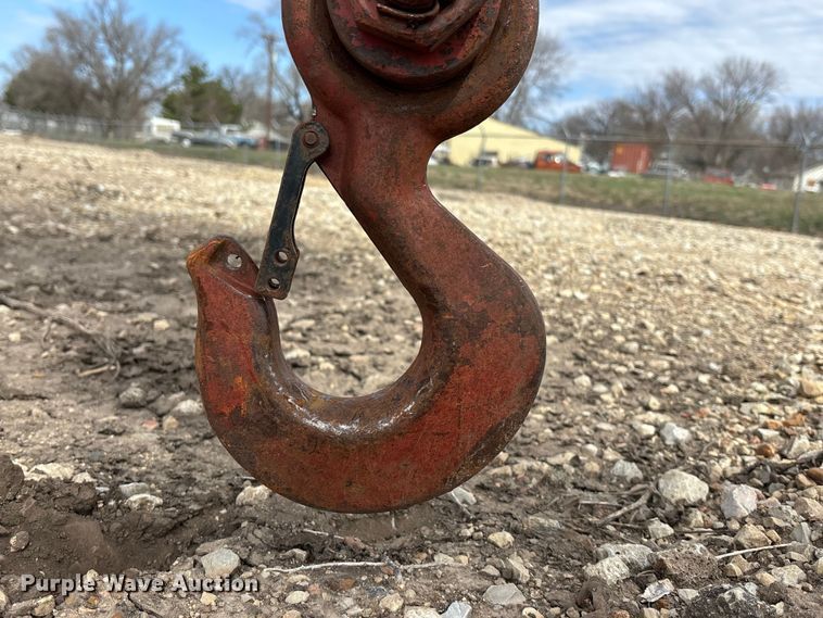 image for item EA4686 1970 Link-Belt LS-118 crane