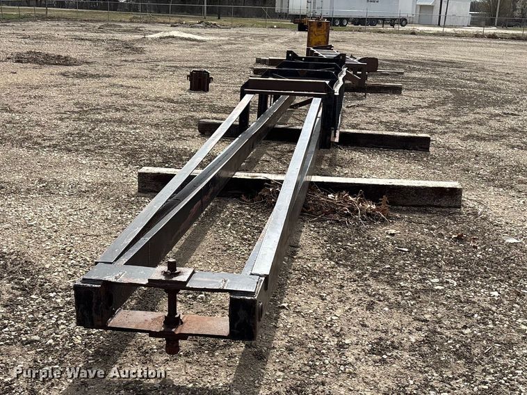 image for item EA4690 Pile driver